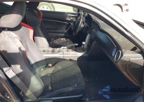 2013 Scion Fr-S z USA, uszkodzony, nr VIN JF1ZNAA17D2711278